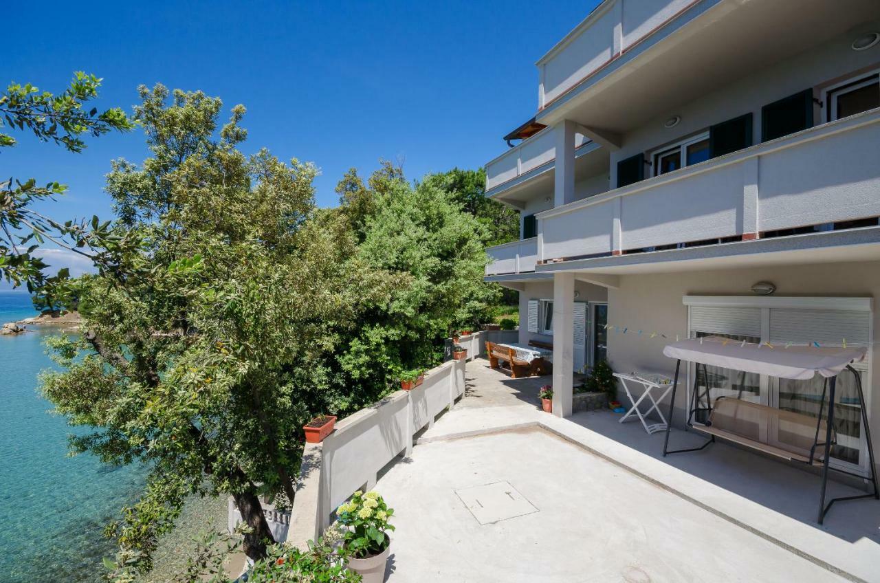 Apartments By The Sea In Lopar Exterior photo